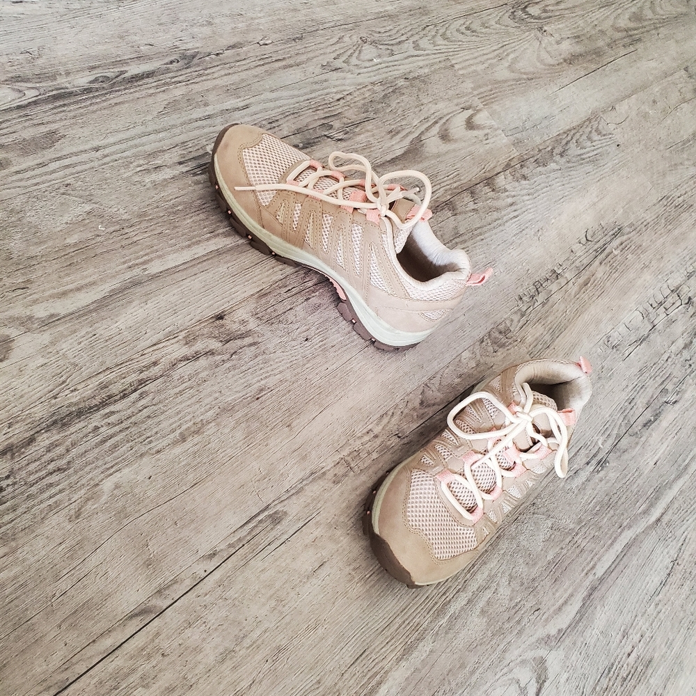 Goodyear leather hiking shoes sneakers size 7 tan pink rugged outdoor lace up